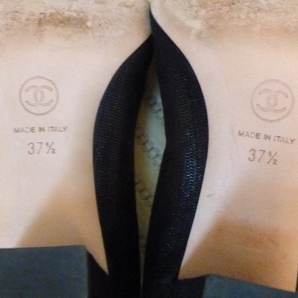 Chanel Black Metallic Suede Ruffle Toe Pumps - Picture 11 of 12